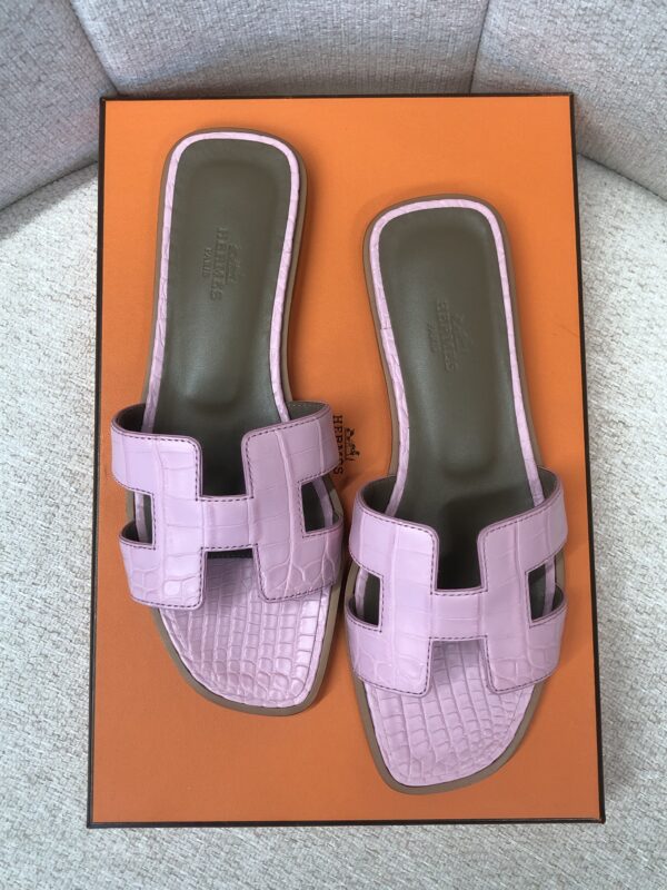 Hermes Oran 37 EU Pink Alligator